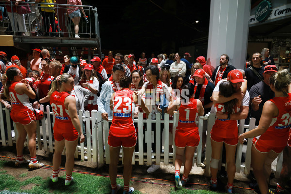 AFLW 2023 First Semi Final - Adelaide v Sydney - A-45112227