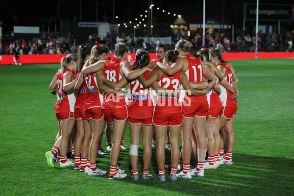 AFLW 2023 First Semi Final - Adelaide v Sydney - A-45113677