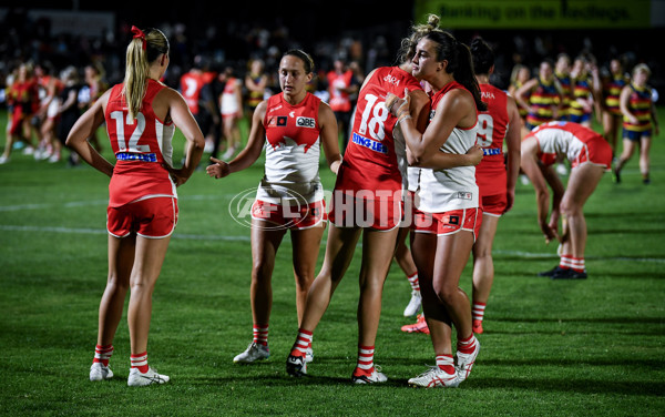 AFLW 2023 First Semi Final - Adelaide v Sydney - A-45113701