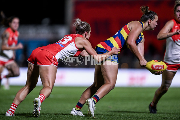 AFLW 2023 First Semi Final - Adelaide v Sydney - A-45113723