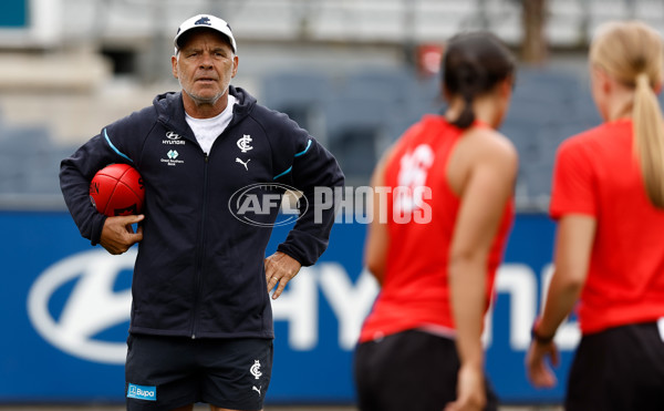 AFLW 2024 Training - AFL National Academy Girls 190124 - A-45911068