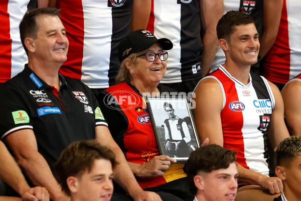 AFL 2024 Media - St Kilda Team Photo Day - A-45957285