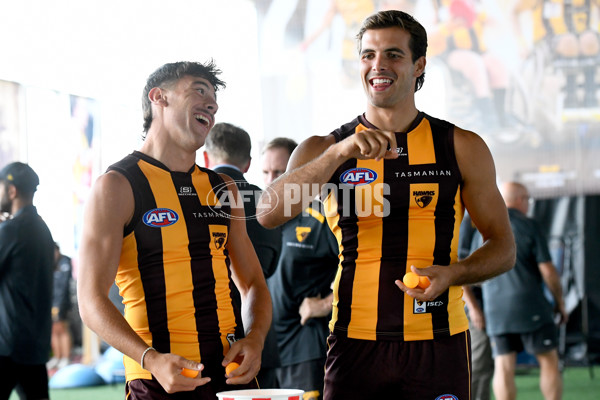 AFL 2024 Media - Hawthorn Team Photo Day - A-46005925