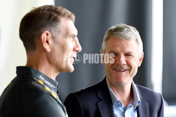 AFL 2024 Media - Hawthorn Team Photo Day - A-46005935