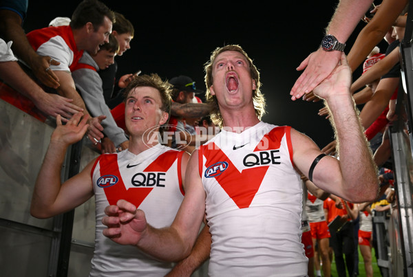 AFL 2024 Round 01 - Collingwood v Sydney - A-46497655