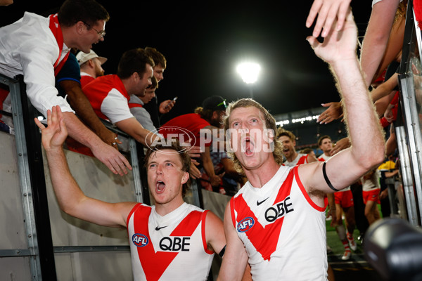 AFL 2024 Round 01 - Collingwood v Sydney - A-46497665