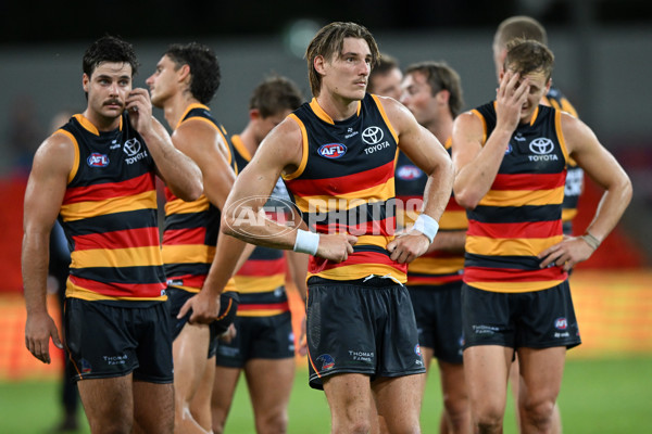 AFL 2024 Round 01 - Gold Coast v Adelaide - A-46532123