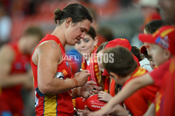 AFL 2024 Round 01 - Gold Coast v Adelaide - A-46532158