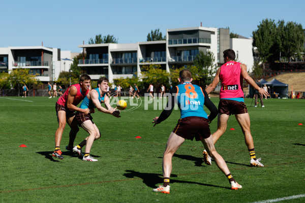 AFL 2024 Training - Hawthorn 210423 - A-46589171