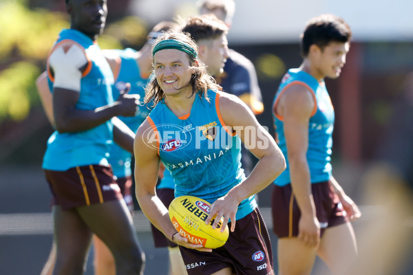 AFL 2024 Training - Hawthorn 210423 - A-46591228