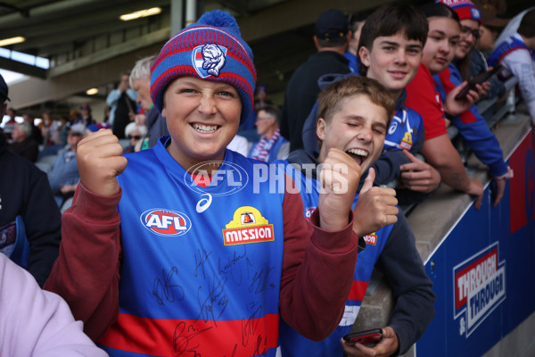 AFL 2024 Round 02 - Western Bulldogs v Gold Coast - A-46661147