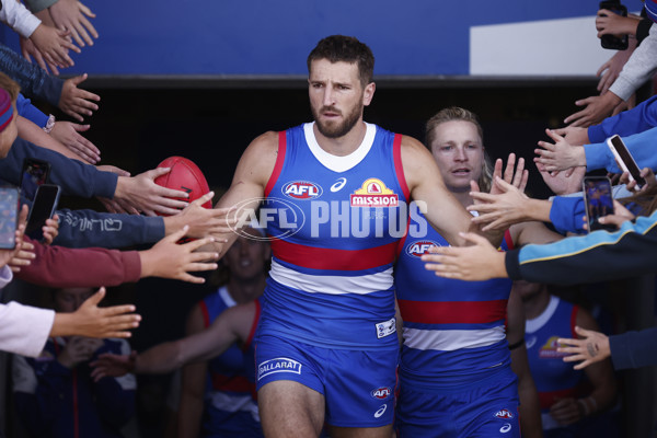 AFL 2024 Round 02 - Western Bulldogs v Gold Coast - A-46661154