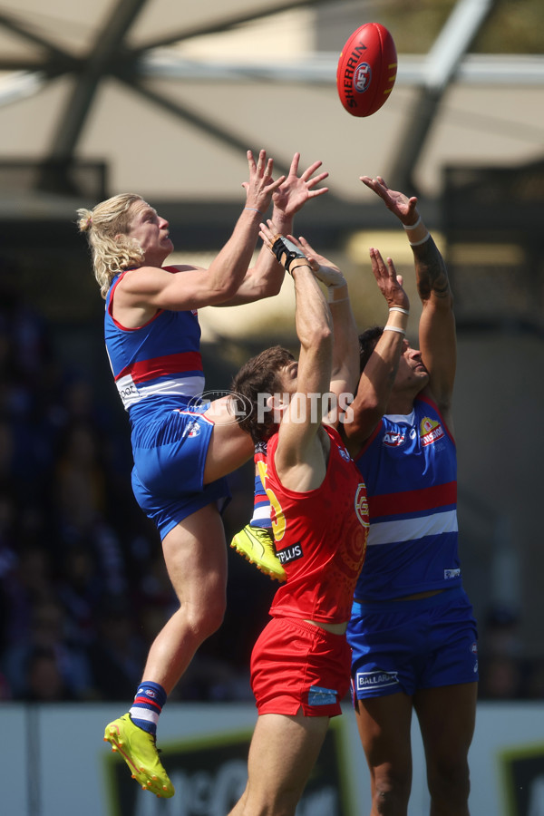 AFL 2024 Round 02 - Western Bulldogs v Gold Coast - A-46661166