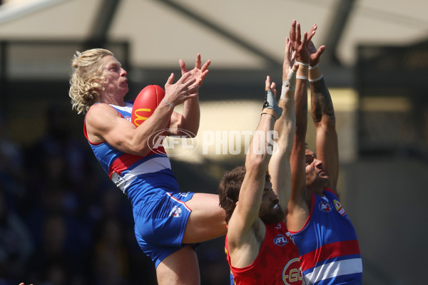 AFL 2024 Round 02 - Western Bulldogs v Gold Coast - A-46661167