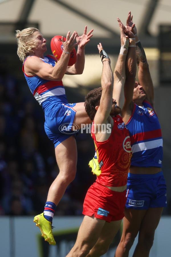 AFL 2024 Round 02 - Western Bulldogs v Gold Coast - A-46661958