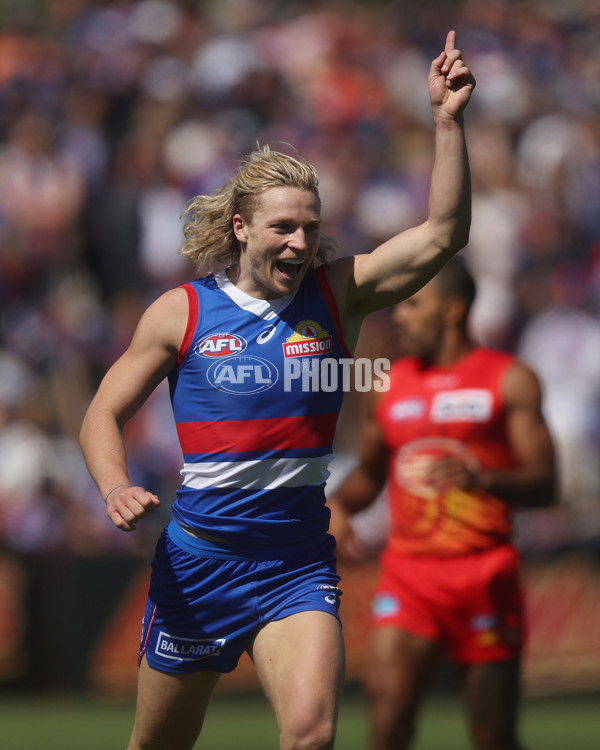 AFL 2024 Round 02 - Western Bulldogs v Gold Coast - A-46663927