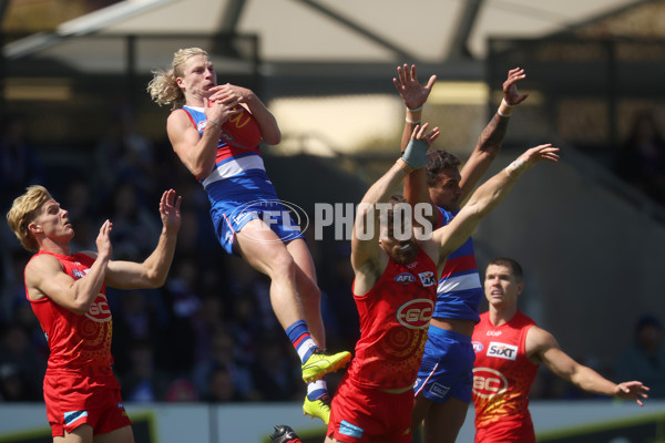 AFL 2024 Round 02 - Western Bulldogs v Gold Coast - A-46664653