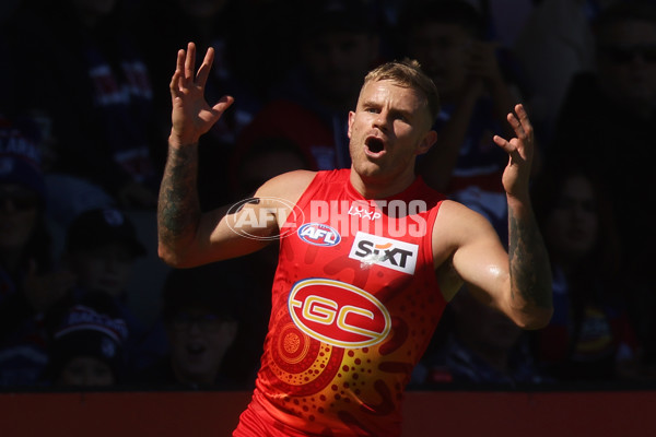 AFL 2024 Round 02 - Western Bulldogs v Gold Coast - A-46664713