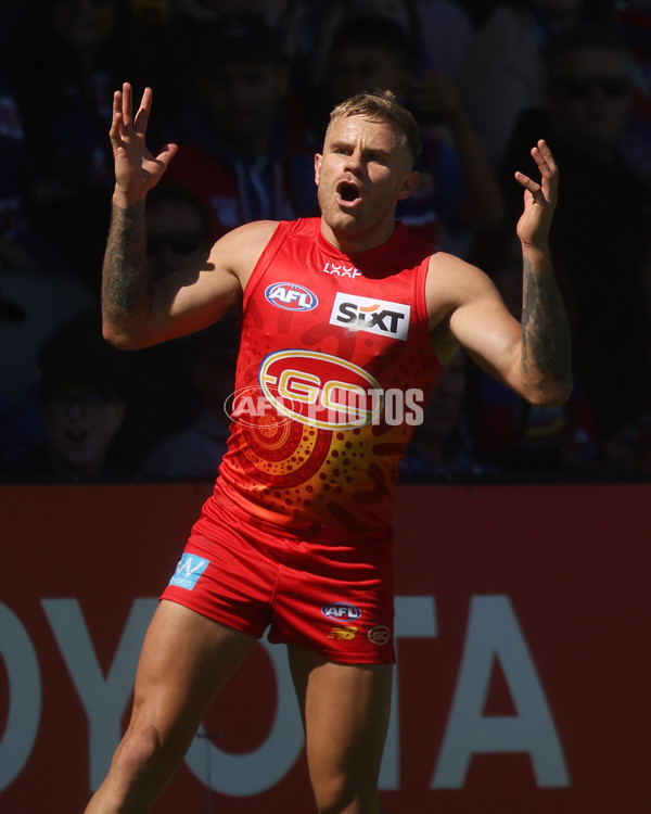 AFL 2024 Round 02 - Western Bulldogs v Gold Coast - A-46666849