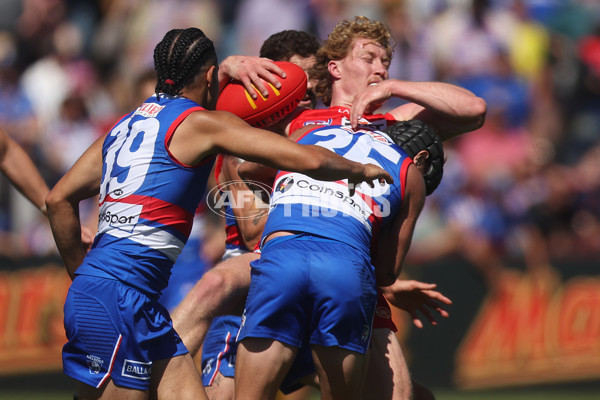 AFL 2024 Round 02 - Western Bulldogs v Gold Coast - A-46667258