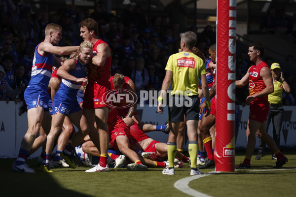 AFL 2024 Round 02 - Western Bulldogs v Gold Coast - A-46667338