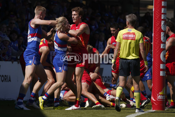 AFL 2024 Round 02 - Western Bulldogs v Gold Coast - A-46667339