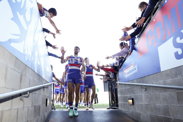 AFL 2024 Round 02 - Western Bulldogs v Gold Coast - A-46669463