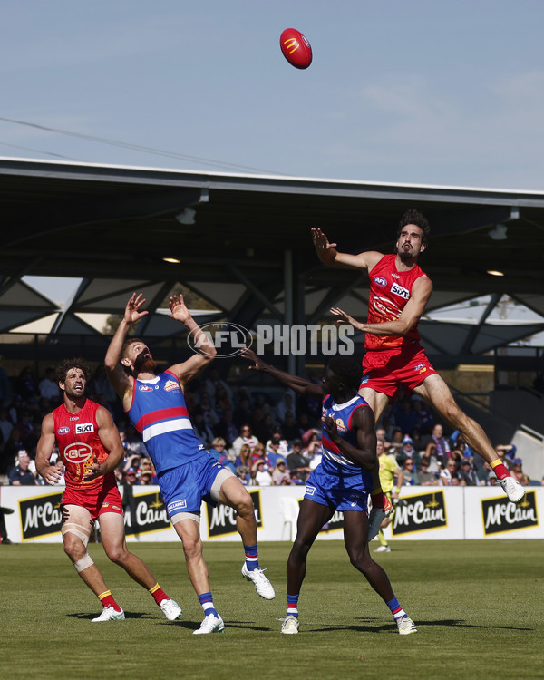 AFL 2024 Round 02 - Western Bulldogs v Gold Coast - A-46669857