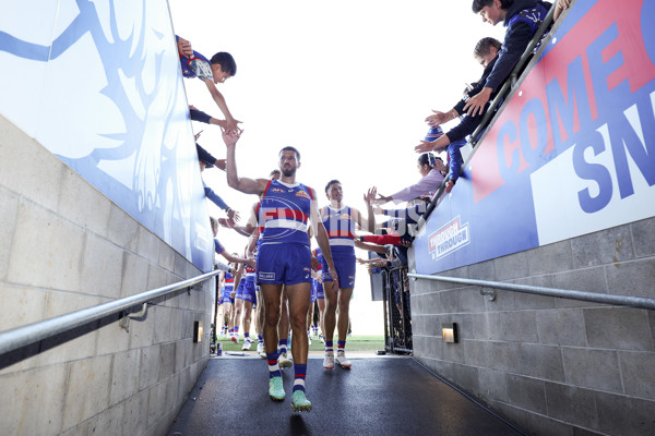 AFL 2024 Round 02 - Western Bulldogs v Gold Coast - A-46672111