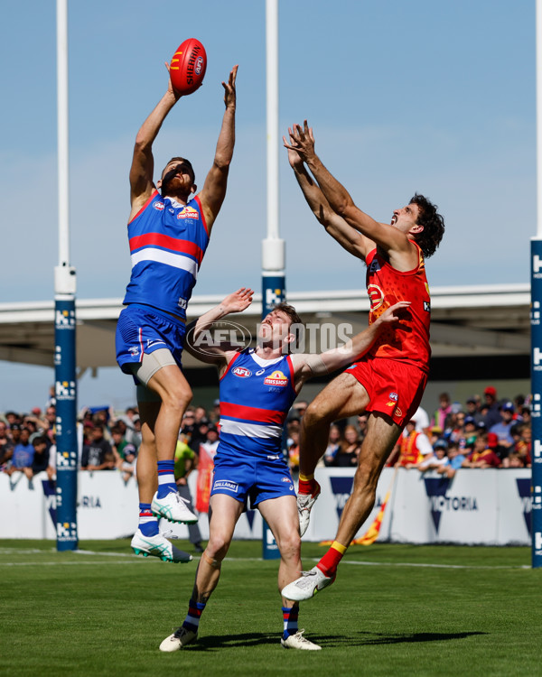 AFL 2024 Round 02 - Western Bulldogs v Gold Coast - A-46674457