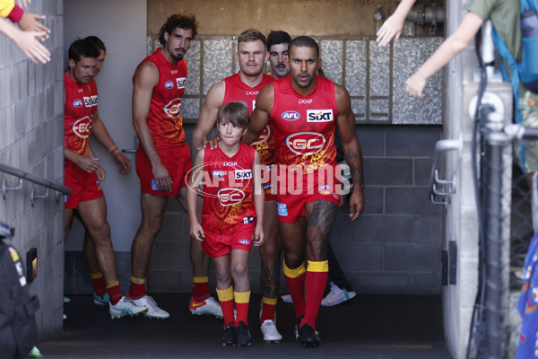 AFL 2024 Round 02 - Western Bulldogs v Gold Coast - A-46680823