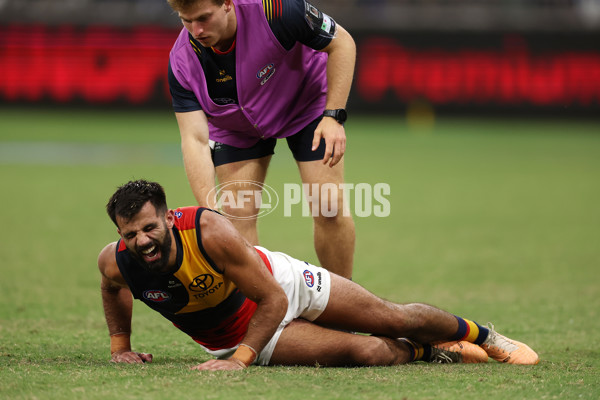 AFL 2024 Round 03 - Fremantle v Adelaide - A-46771582