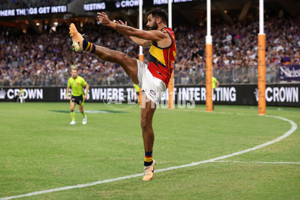 AFL 2024 Round 03 - Fremantle v Adelaide - A-46776684