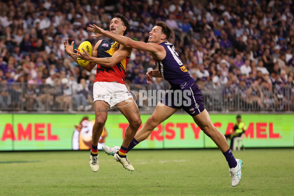 AFL 2024 Round 03 - Fremantle v Adelaide - A-46776719