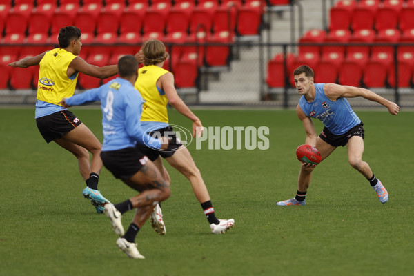 AFL 2024 Training - St Kilda 110424 - A-47125769