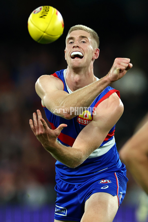 AFL 2024 Round 05 - Western Bulldogs v Essendon - A-47154115