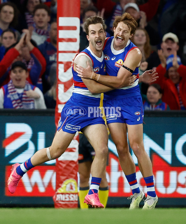 AFL 2024 Round 05 - Western Bulldogs v Essendon - A-47154122