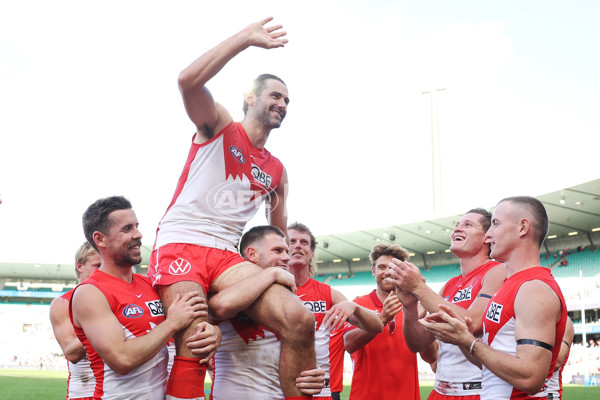 AFL 2024 Round 06 - Sydney v Gold Coast - A-47405460