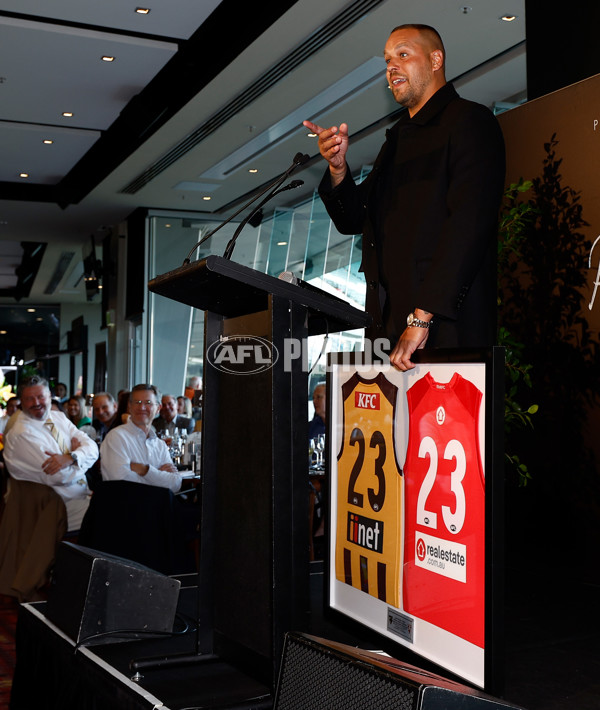 AFL 2024 Round 07 - Hawthorn v Sydney - A-48252037