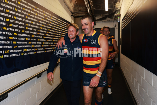 AFL 2024 Round 08 - Adelaide v Port Adelaide - A-48651959