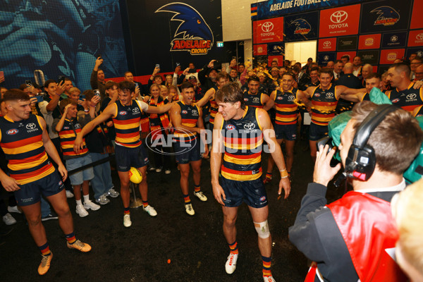 AFL 2024 Round 08 - Adelaide v Port Adelaide - A-48657376