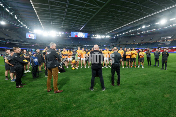 AFL 2024 Round 08 - Western Bulldogs v Hawthorn - A-48762558