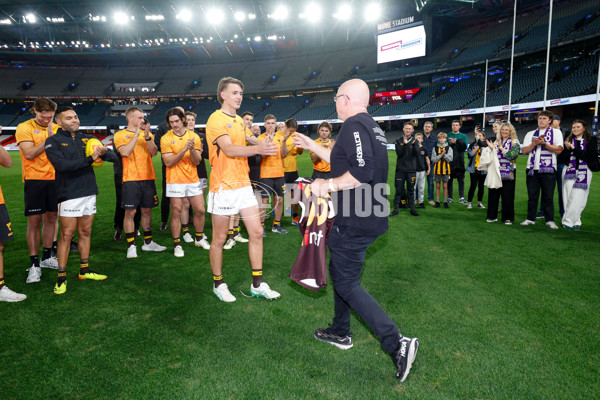 AFL 2024 Round 08 - Western Bulldogs v Hawthorn - A-48762560