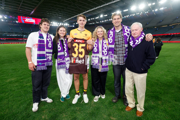 AFL 2024 Round 08 - Western Bulldogs v Hawthorn - A-48762561