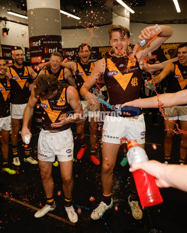 AFL 2024 Round 08 - Western Bulldogs v Hawthorn - A-48774891