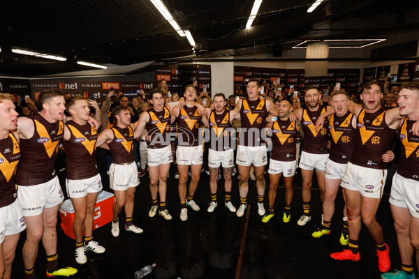 AFL 2024 Round 08 - Western Bulldogs v Hawthorn - A-48774892