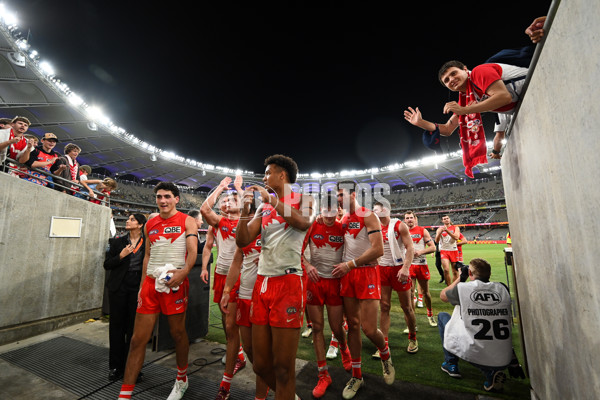 AFL 2024 Round 09 - Fremantle v Sydney - A-49094966