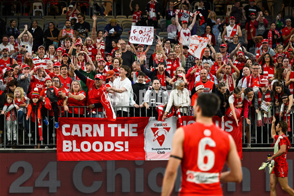 AFL 2024 Round 09 - Fremantle v Sydney - A-49095265