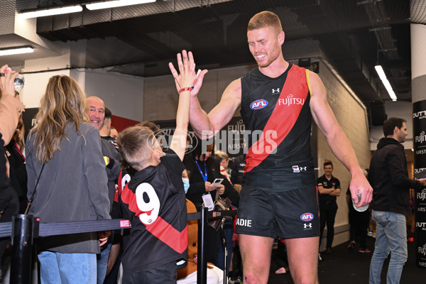 AFL 2024 Round 09 - Essendon v GWS - A-49129432