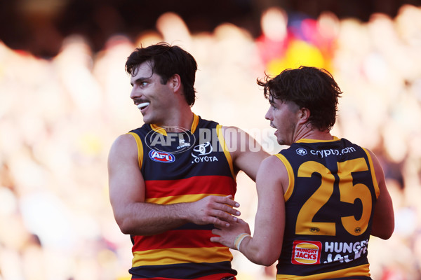 AFL 2024 Round 09 - Adelaide v Brisbane - A-49161901